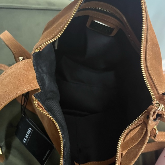 Claudia Firenze Tan Suede Crossbody Bag - Picture 9 of 9